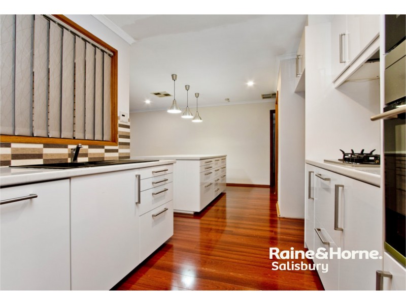 5 CHARLOTTE DRIVE, Paralowie SA 5108