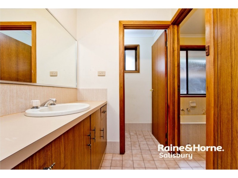 5 CHARLOTTE DRIVE, Paralowie SA 5108