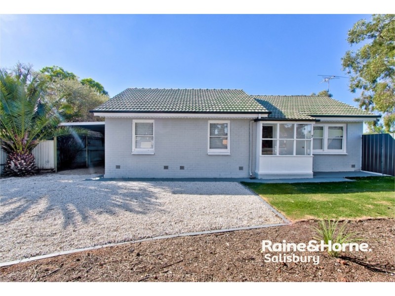 7 St Leonard Crescent, Elizabeth Downs SA 5113