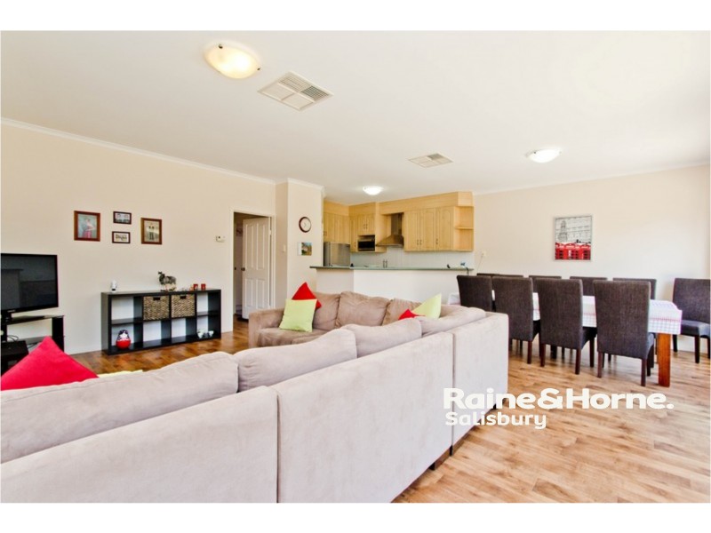 28 Blue Wren Circuit, Mawson Lakes SA 5095