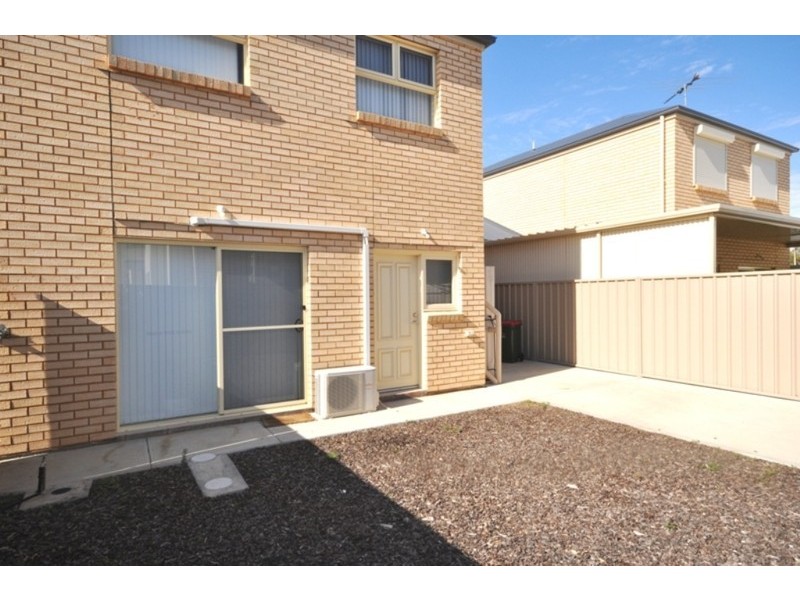 2/221  MARTINS ROAD, Parafield Gardens SA 5107