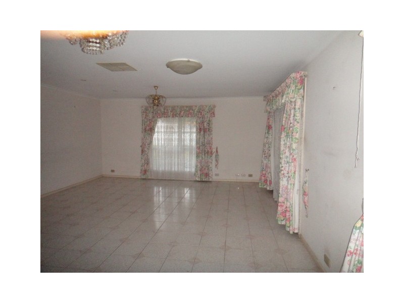 27 Camelia Drive, Parafield Gardens SA 5107