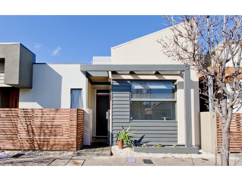 9 Mackenzie Circuit, Mawson Lakes SA 5095