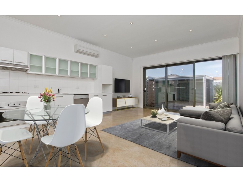 9 Mackenzie Circuit, Mawson Lakes SA 5095