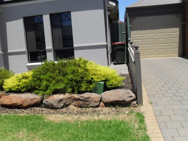 16 Lord Howe Crescent, Mawson Lakes SA 5095