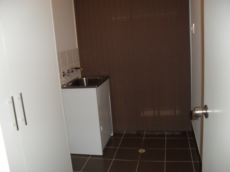 16 Lord Howe Crescent, Mawson Lakes SA 5095