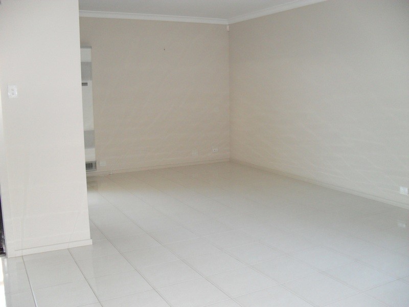 16 Lord Howe Crescent, Mawson Lakes SA 5095