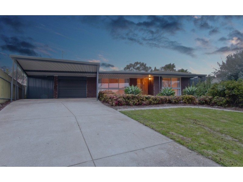 17 Brabham Crescent, Gulfview Heights SA 5096
