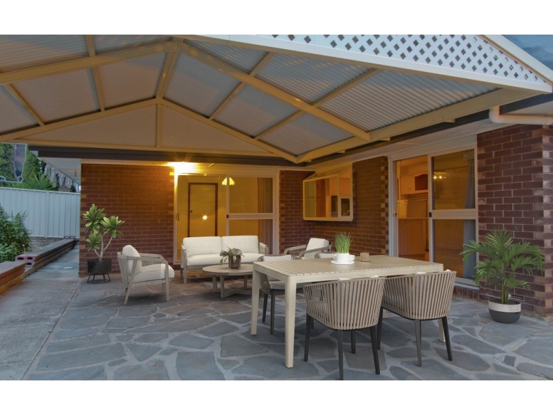 17 Brabham Crescent, Gulfview Heights SA 5096