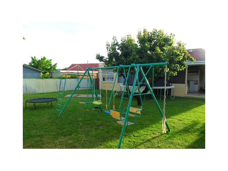 4 Treves Street, Elizabeth Vale SA 5112