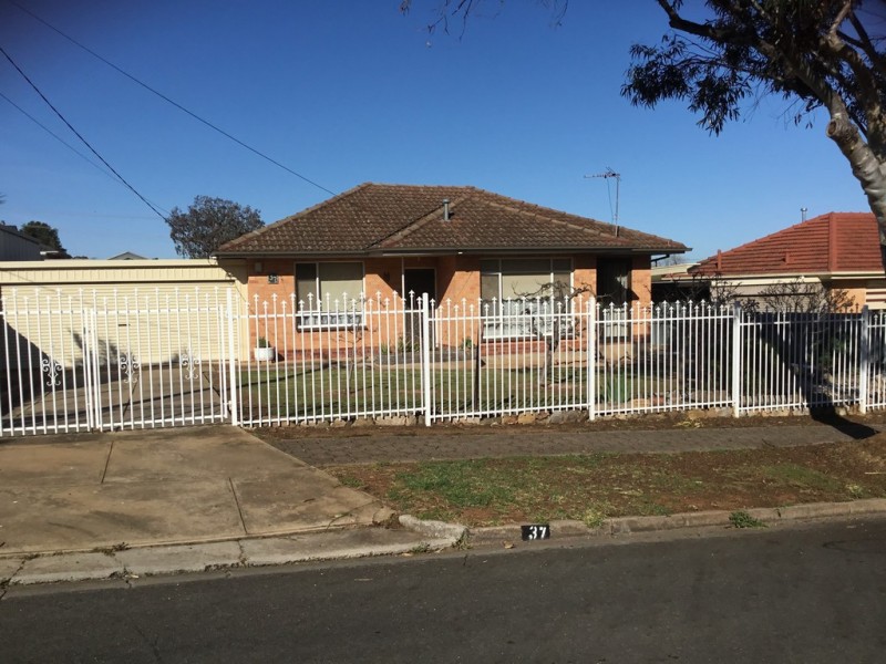 37 Campbell Drive, Para Hills SA 5096