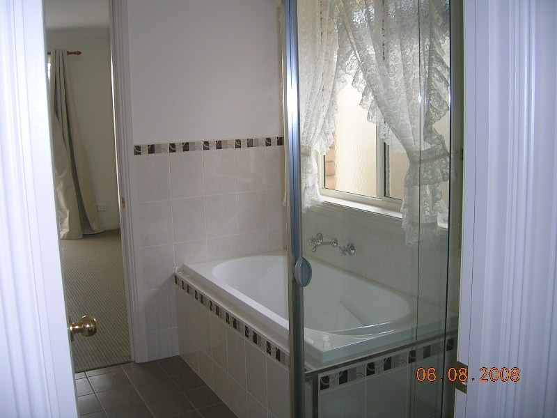 45 Castle Drive, Burton SA 5110