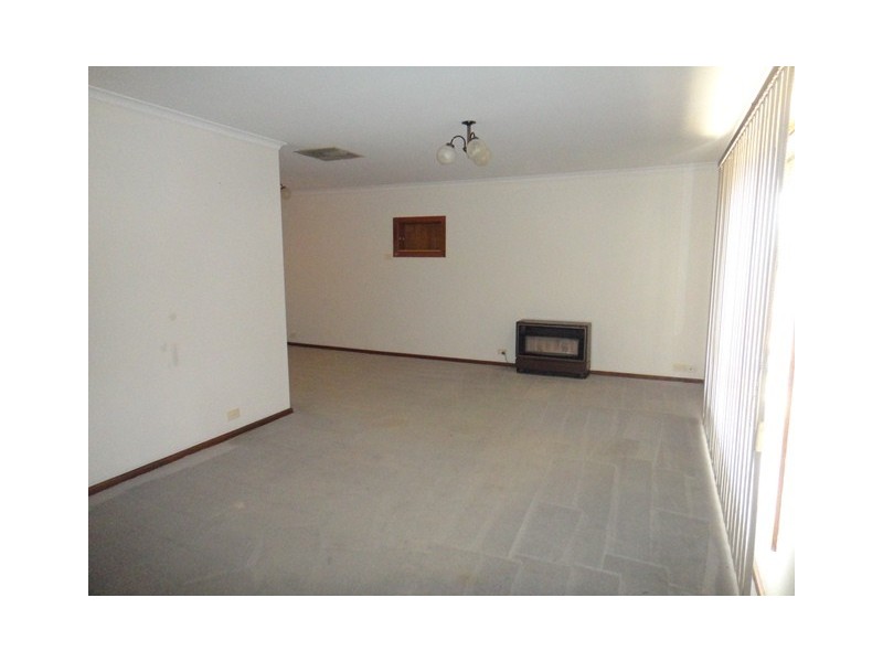 4 Iveleary Avenue, Salisbury East SA 5109