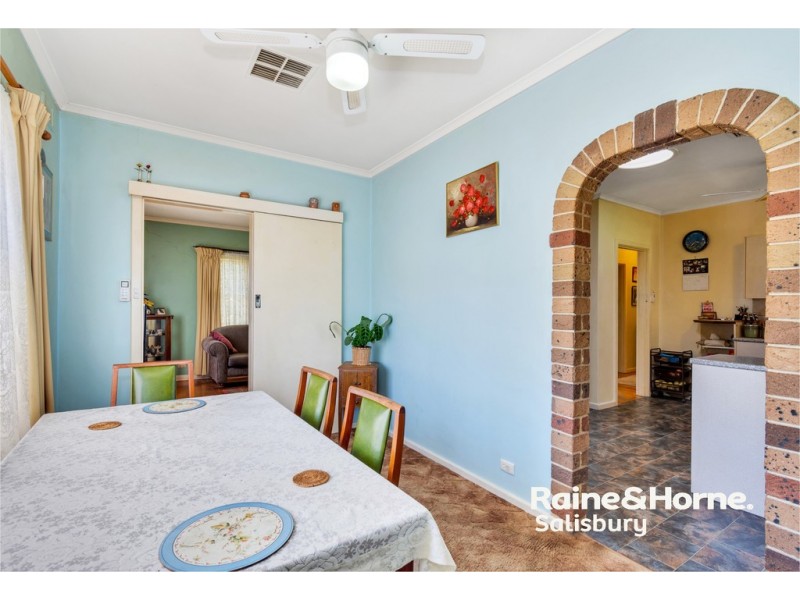 28 Devon Drive, Salisbury SA 5108