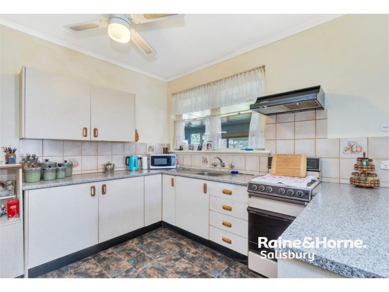 28 Devon Drive, Salisbury SA 5108