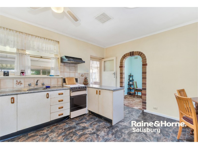 28 Devon Drive, Salisbury SA 5108