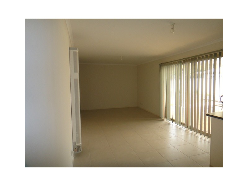 8 Meadow Lane, Para Hills West SA 5096