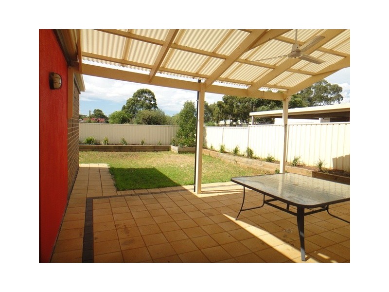 8 Meadow Lane, Para Hills West SA 5096