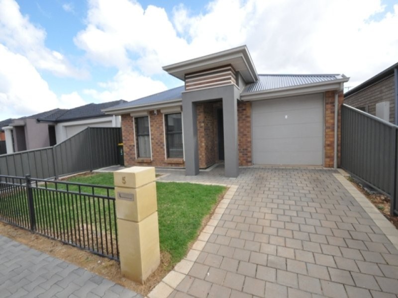 5 Chambri Lane, Andrews Farm SA 5114