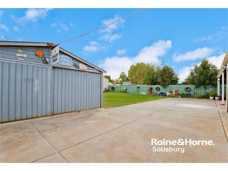 24 Frost Road, Salisbury SA 5108