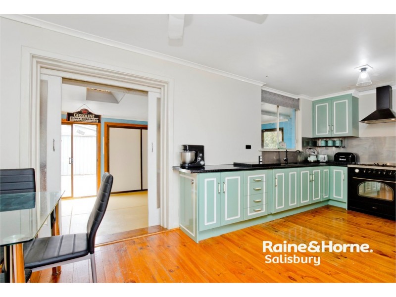 24 Frost Road, Salisbury SA 5108