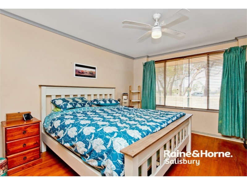 24 Frost Road, Salisbury SA 5108