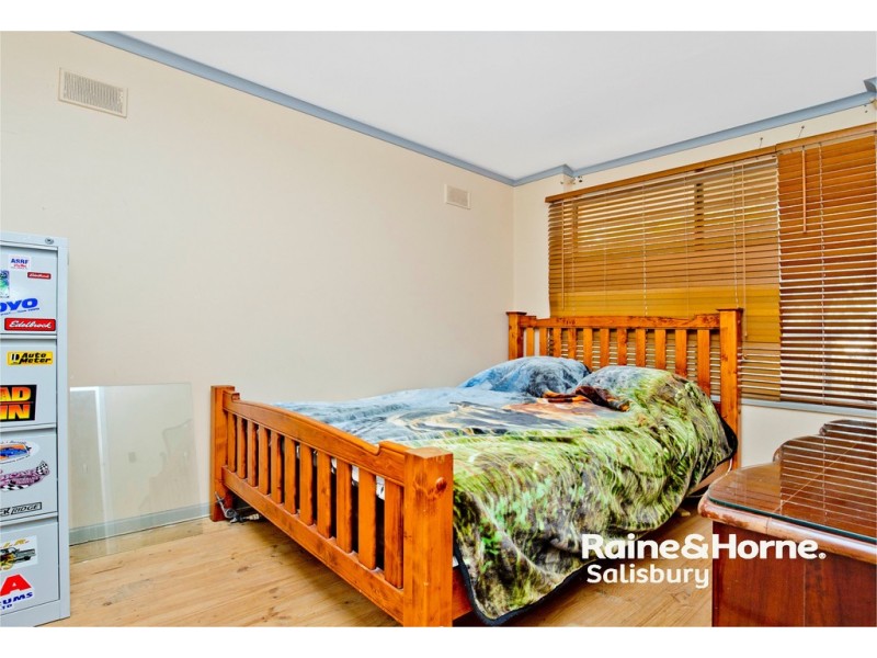 24 Frost Road, Salisbury SA 5108