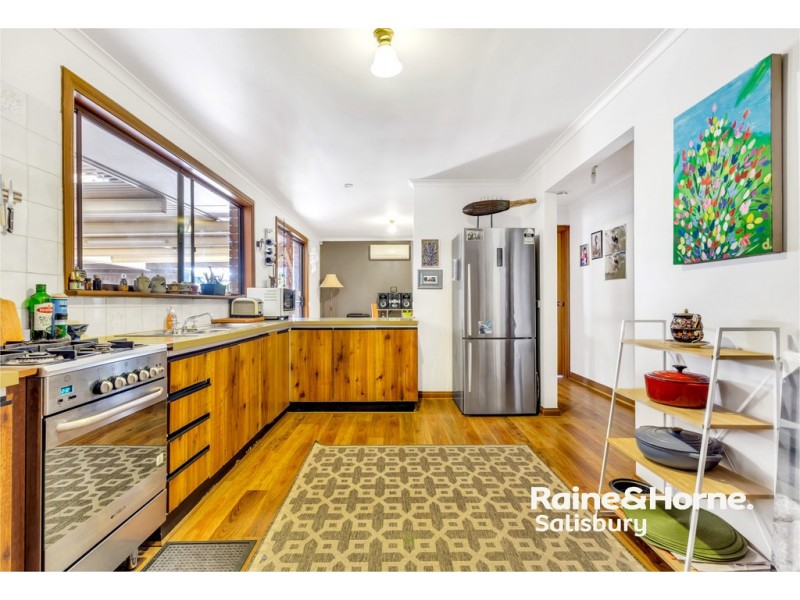 24 Damian Drive, Salisbury Heights SA 5109