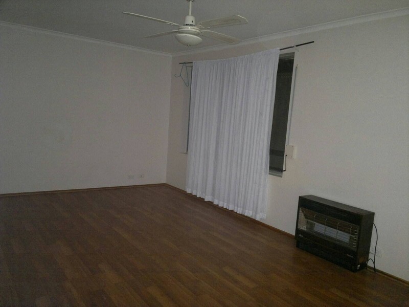 12  Bond Avenue, Burton SA 5110