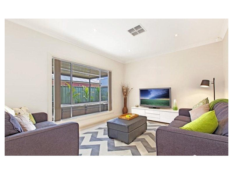 4 Banrock Place, Mawson Lakes SA 5095