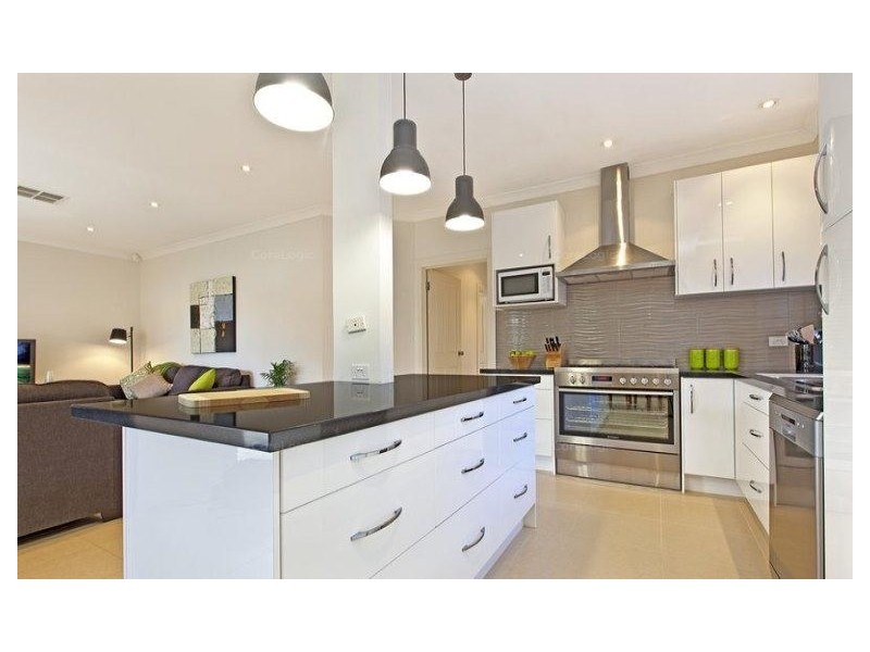 4 Banrock Place, Mawson Lakes SA 5095