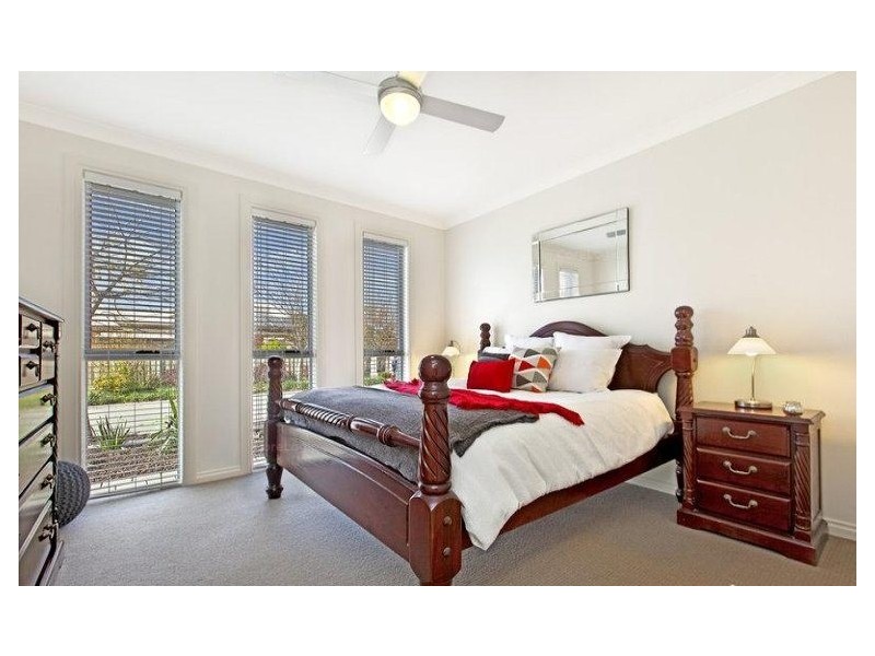 4 Banrock Place, Mawson Lakes SA 5095