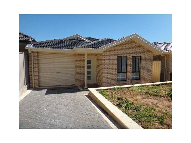 7 Macquarie Avenue, Hillcrest SA 5086