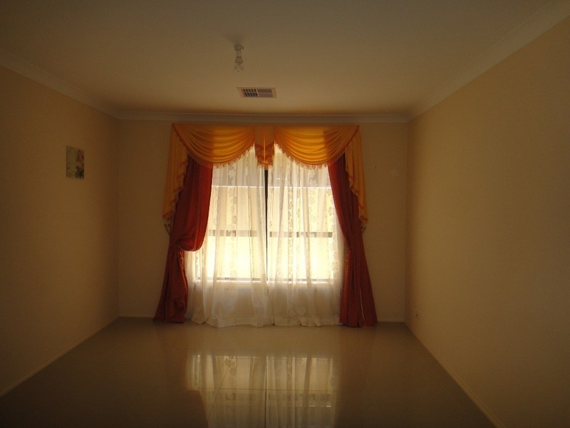 7 Macquarie Avenue, Hillcrest SA 5086