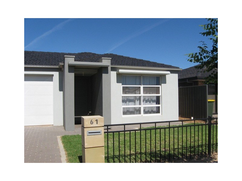 61 Riesling Crescent, Andrews Farm SA 5114