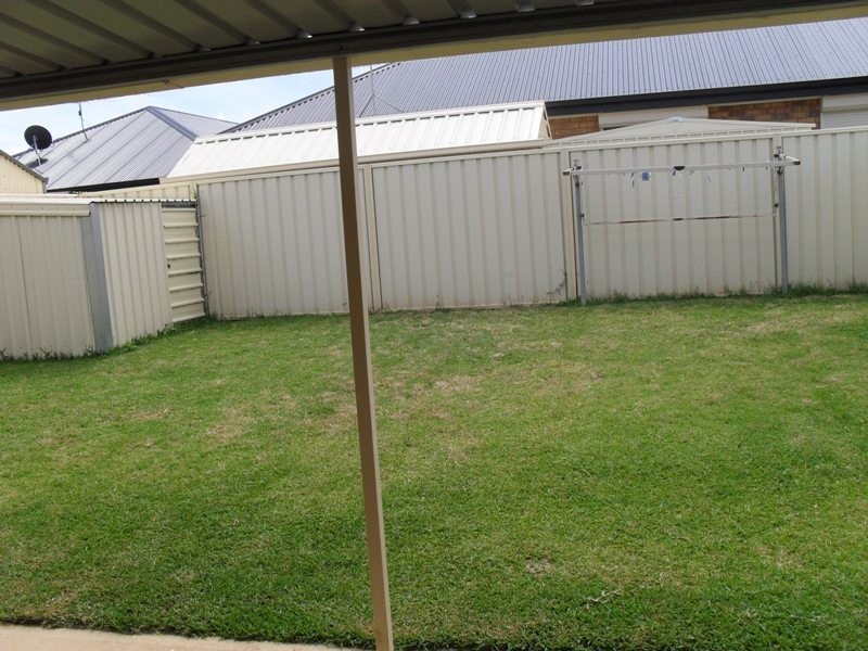 8 Martinwood Close, Burton SA 5110