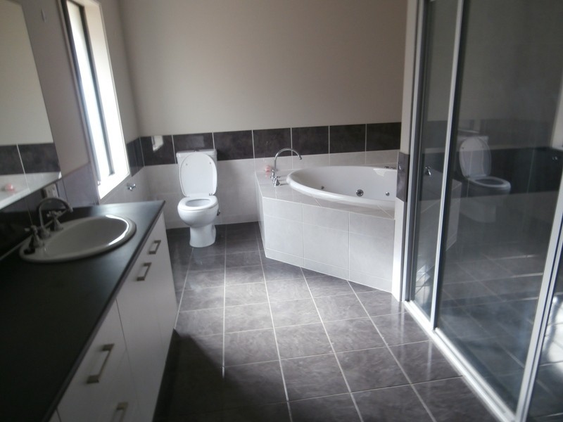 15  Melvina Road, Paralowie SA 5108