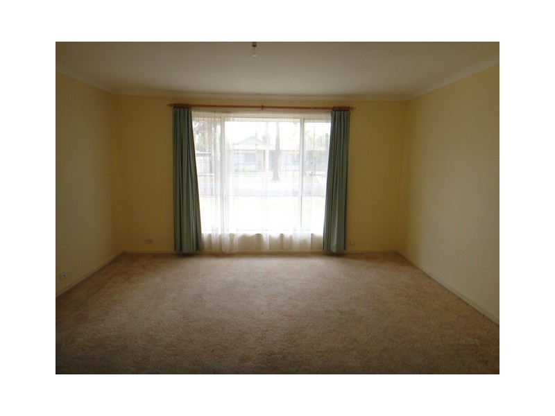 8 Roxby Street, Parafield Gardens SA 5107