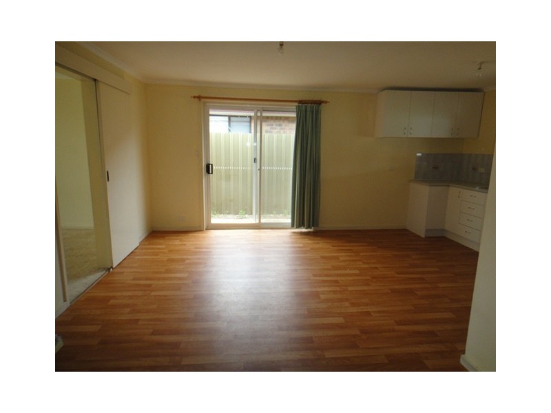 8 Roxby Street, Parafield Gardens SA 5107