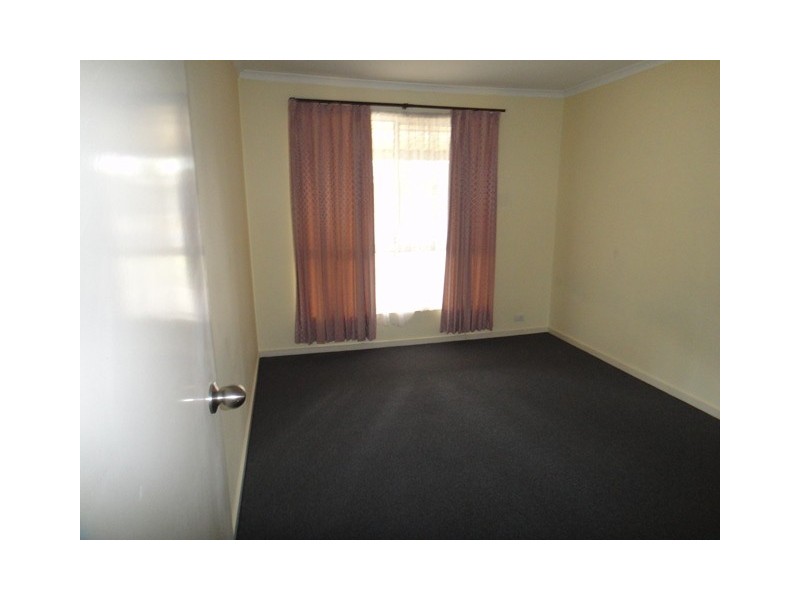 8 Roxby Street, Parafield Gardens SA 5107