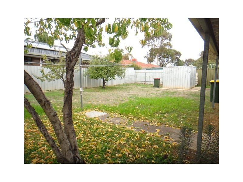 8 Roxby Street, Parafield Gardens SA 5107