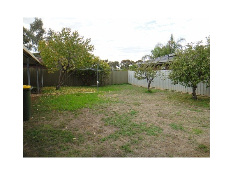 8 Roxby Street, Parafield Gardens SA 5107