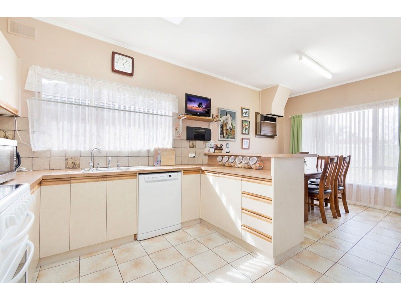 15 Angela Avenue, Brahma Lodge SA 5109
