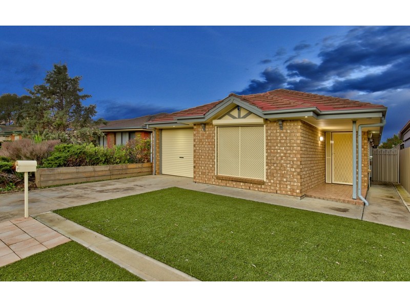 15 Crown Crescent, Paralowie SA 5108
