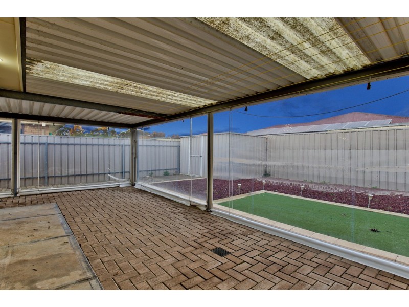 15 Crown Crescent, Paralowie SA 5108