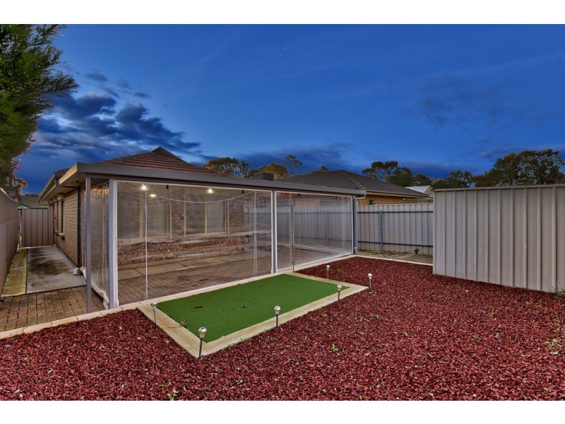 15 Crown Crescent, Paralowie SA 5108