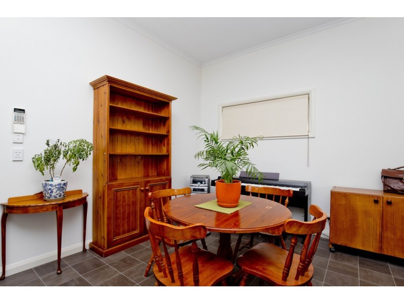 6 Phillipson Circuit, Mawson Lakes SA 5095