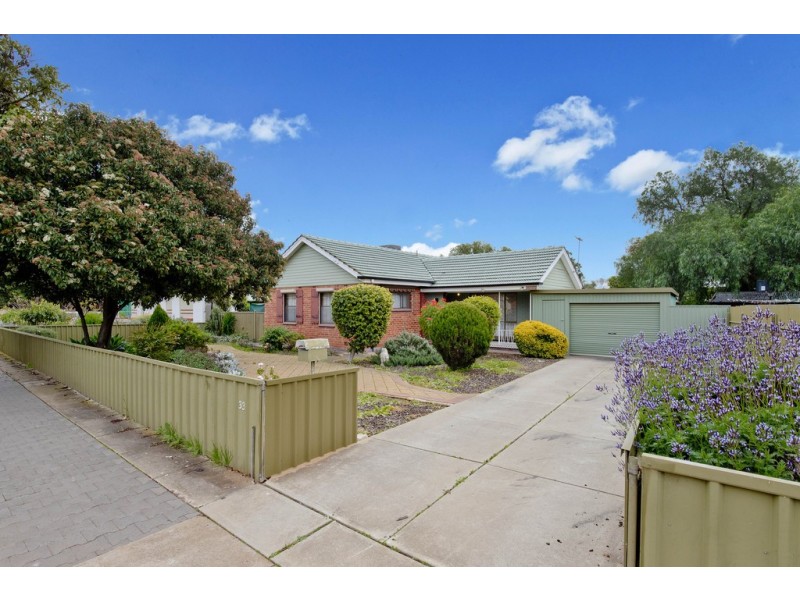 33 Rollison Road, Elizabeth Vale SA 5112