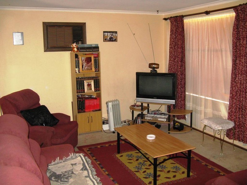 17 Watchel Cres, Burton SA 5110