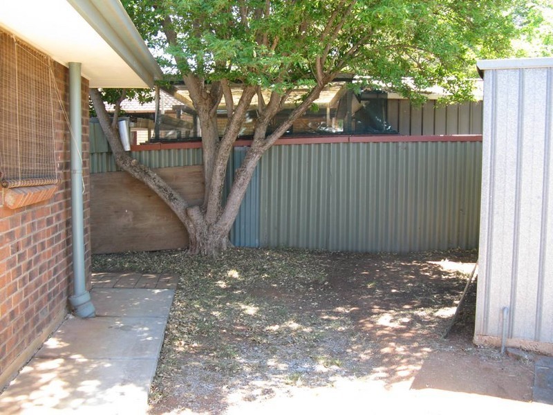 17 Inwood Rd, Elizabeth East SA 5112